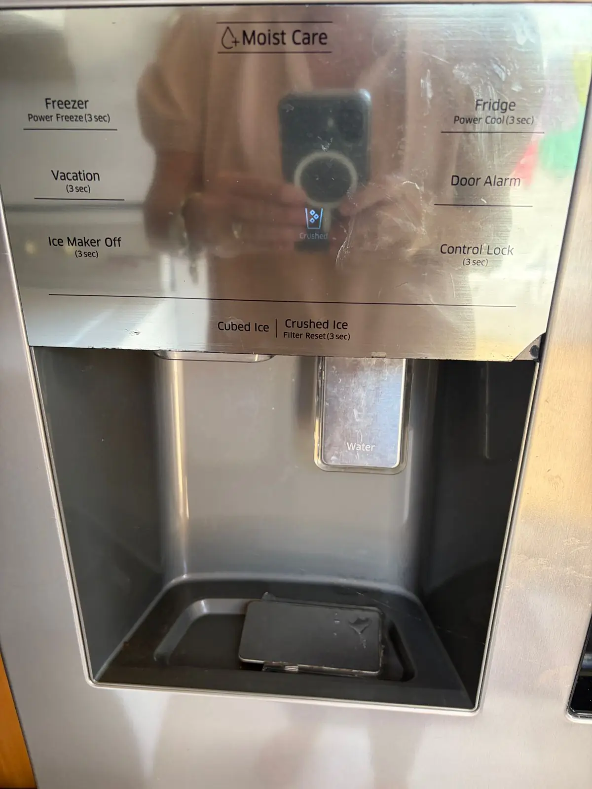 Side-by-side refrigerator with water dispenser inspected on site